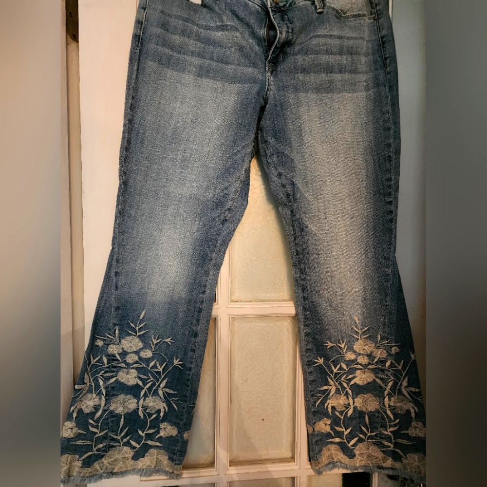 LAURIE FELT EMBROIDERED JEANS